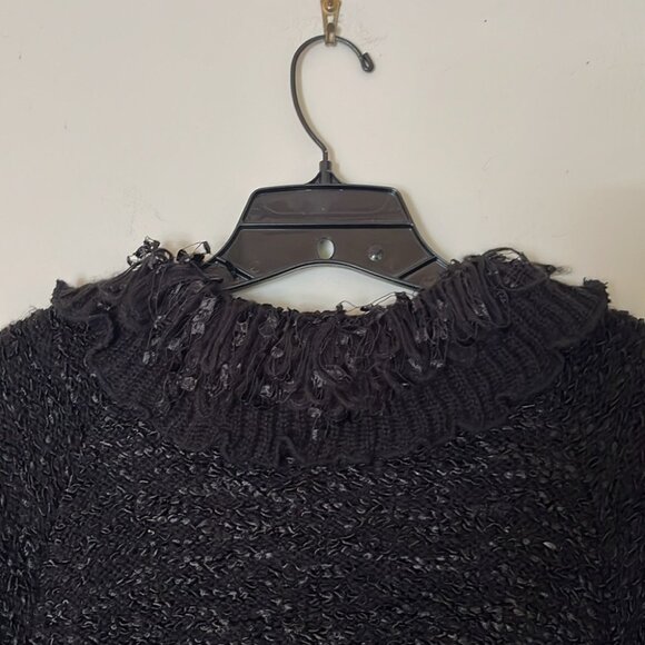 🖤✨ Vintage Lisa International Black Textured Knit Sweater with Ruffled Collar - Picture 10 of 12